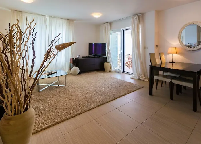 Apartment Golden View