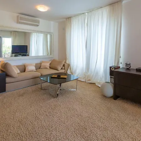 Golden View 公寓 德拉马利